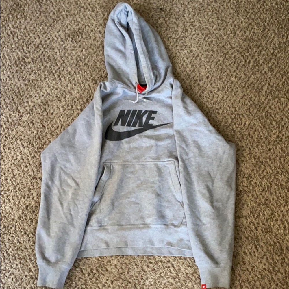 thick grey nike hoodie